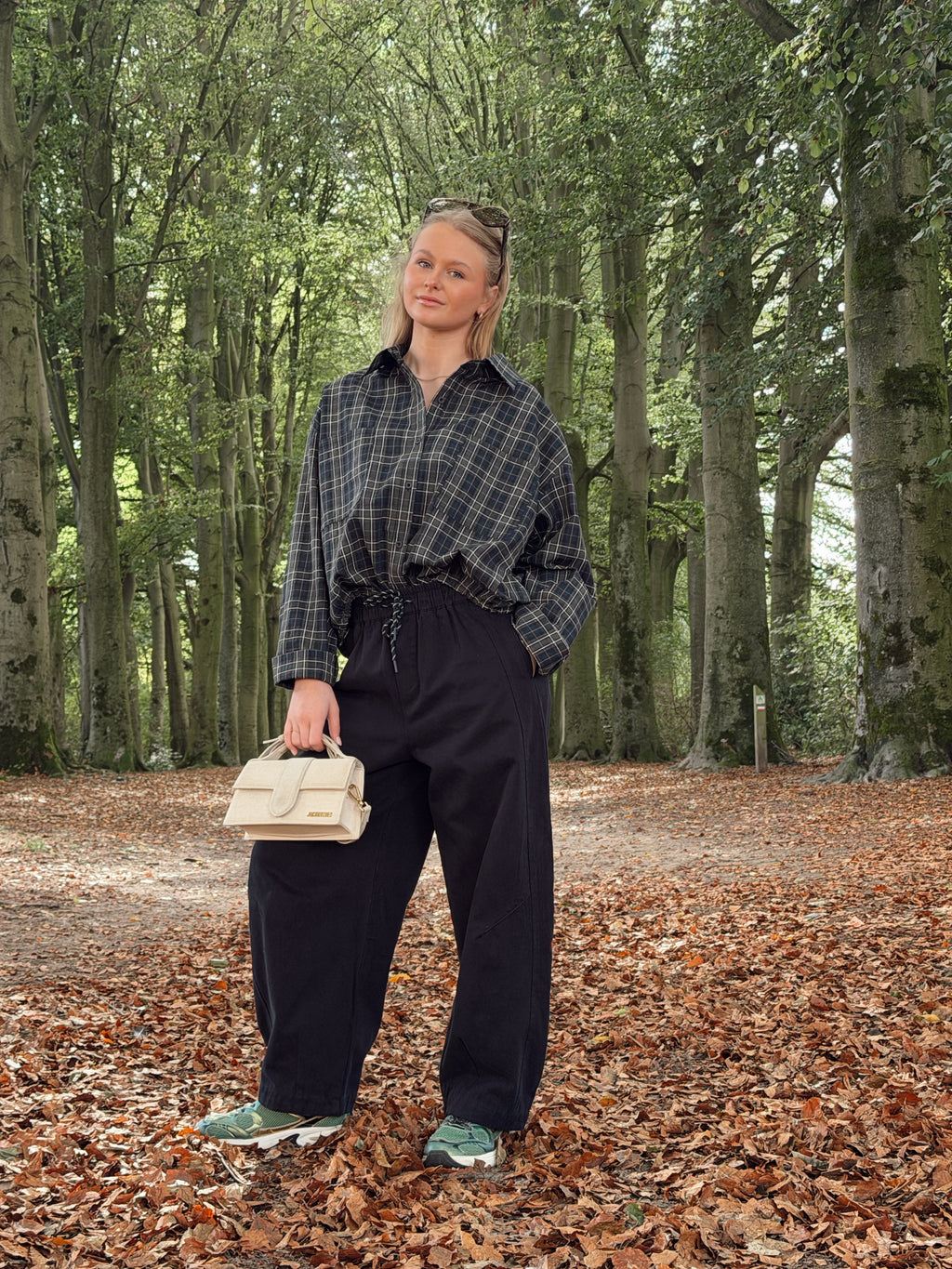 BILLIE BARREL TROUSER - NAVY